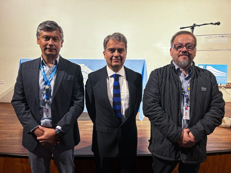 Hospital Dr. Hernán Henríquez Aravena da la bienvenida a su nuevo director