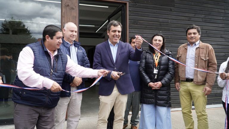Inauguración del centro de negocios en Pucón busca impulsar la economía local