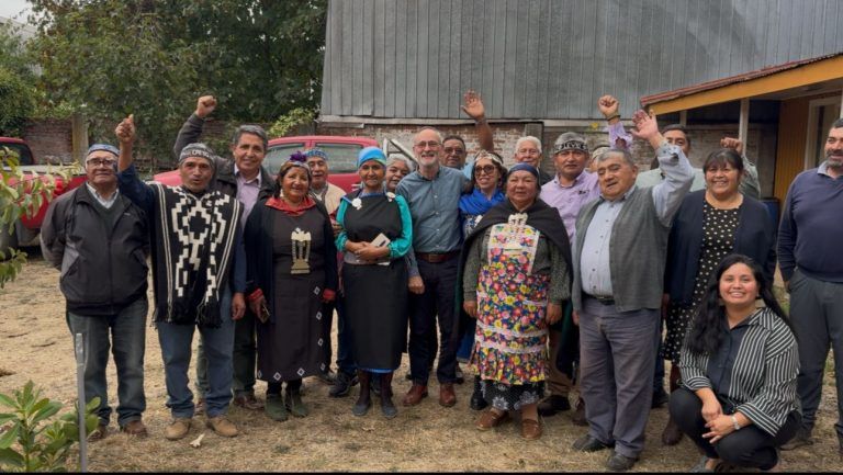Gobernador Regional y Consejo de Lonkos establecen mesa de trabajo permanente para mejorar las condiciones de vida de familias más postergadas