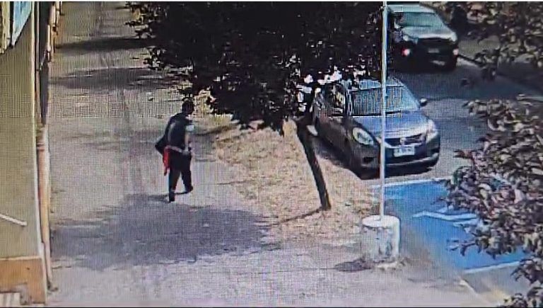 PDI TEMUCO detuvo a sujeto que operaba en eje Balmaceda fracturando vidrios de vehículos estacionados