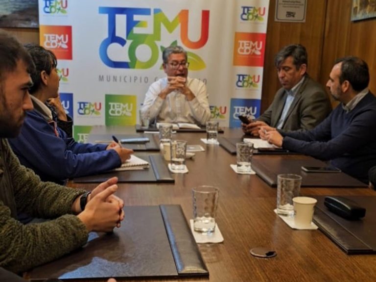 Alcalde Roberto Neira anuncia instalación de pórticos en CESFAM de Temuco para reforzar la seguridad