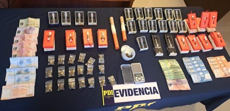 PDI PITRUFQUÉN detuvo a dos sujetos por microtráfico de drogas e infracción a la ley de armas y explosivos