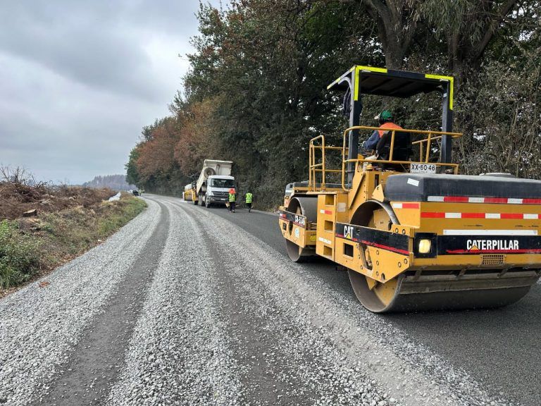 MOP trabaja en la pavimentación del camino Rinconada – Huallepenco en Perquenco