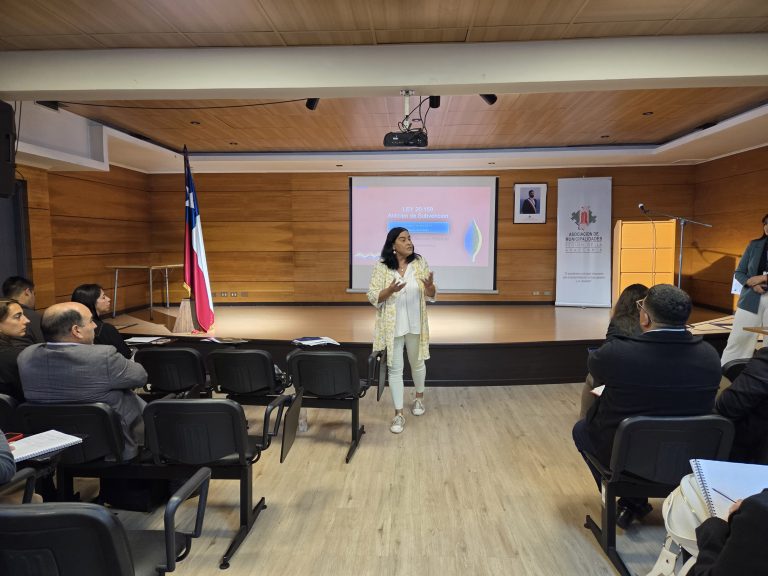 Educación y AMRA realizan inédita jornada de trabajo con miras a la instalación de los nuevos Servicios Locales