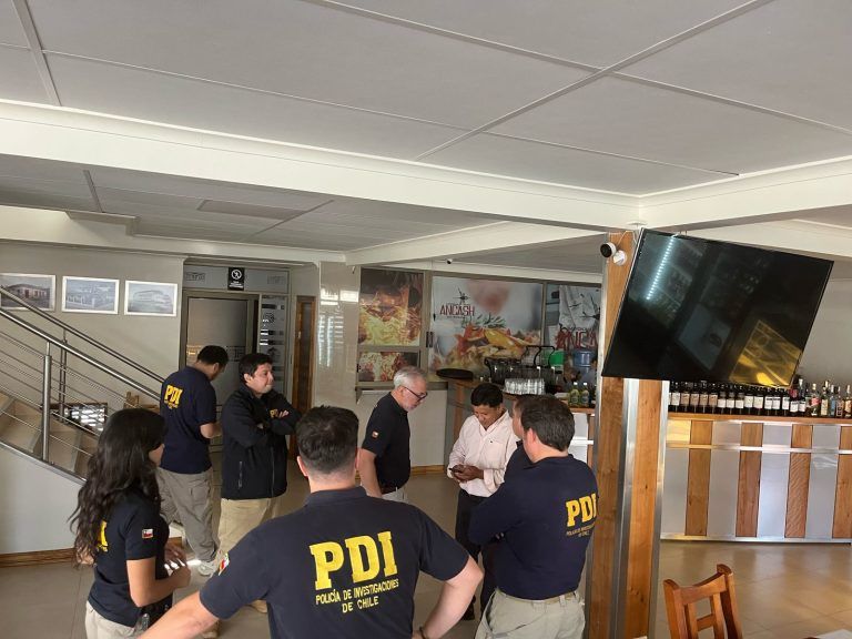 PDI fiscaliza a extranjeros en locales comerciales de Angol