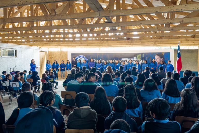 Renace la esperanza: colegio particular Porma inicia su año escolar tras incendio