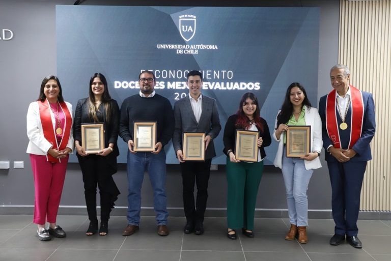 U. Autónoma reconoce la excelencia académica al destacar a docentes por su labor pedagógica en Temuco