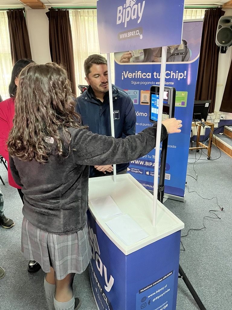 Junaeb retoma la Campaña “Revisa Tu Chip” a pocas semanas de la entrada en vigencia de sistema de pago electrónico en el transporte público de Temuco y Padre Casas
