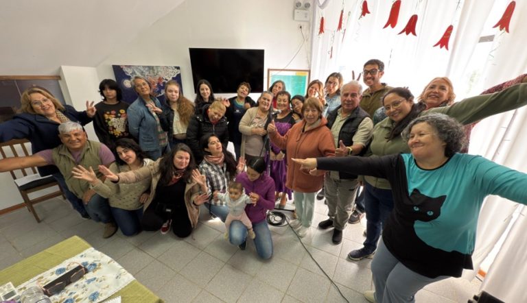 Amplia convocatoria en taller municipal de escritura creativa en Pucón