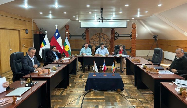 Municipalidad de Pucón inauguró moderna sala de concejo