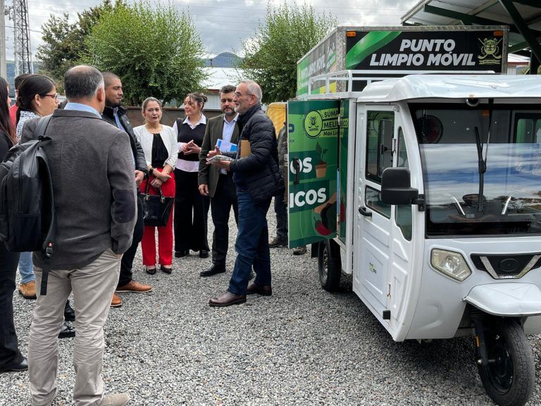 Gobernador Saffirio visitó moderno sistema de reducción de Residuos Sólidos Domiciliarios de Melipeuco