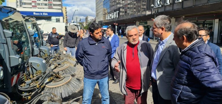 Temuco presenta sus nuevas barredoras alemanas para reforzar el servicio de limpieza en la comuna