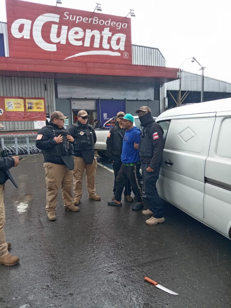 “Los voy a matar”: inspectores municipales detienen a ciudadano extranjero y frustran homicidio en Temuco