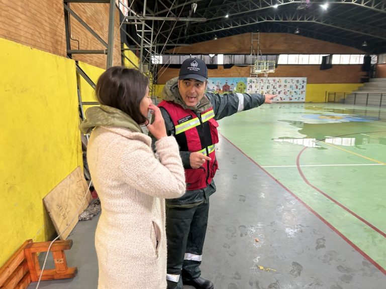 Pucón declara alerta amarilla por intensas precipitaciones: viviendas y escuelas afectadas 