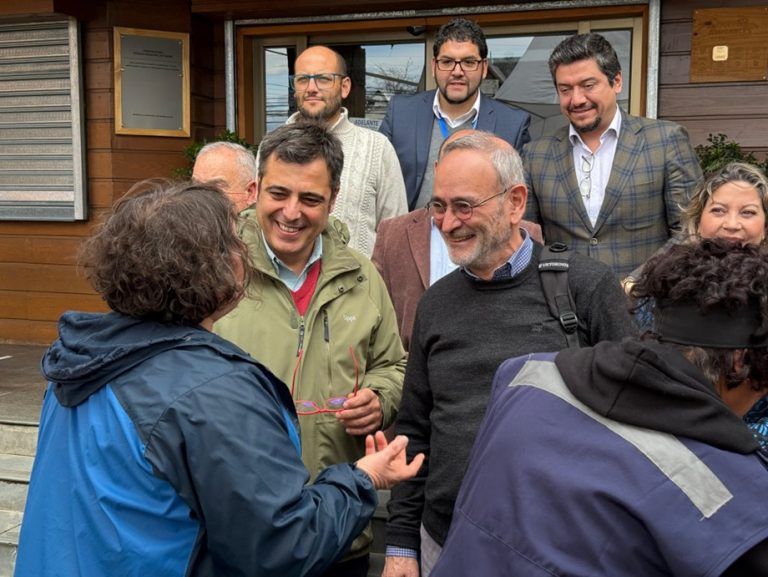Gobernador regional visitó Pucón para coordinar acciones en beneficio del desarrollo comunal