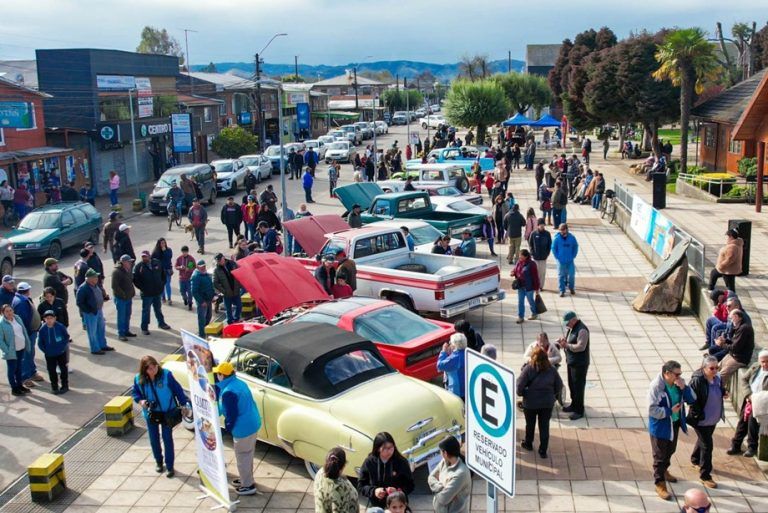 Muestra de Autos Clásicos encanta a Teodoro Schmidt