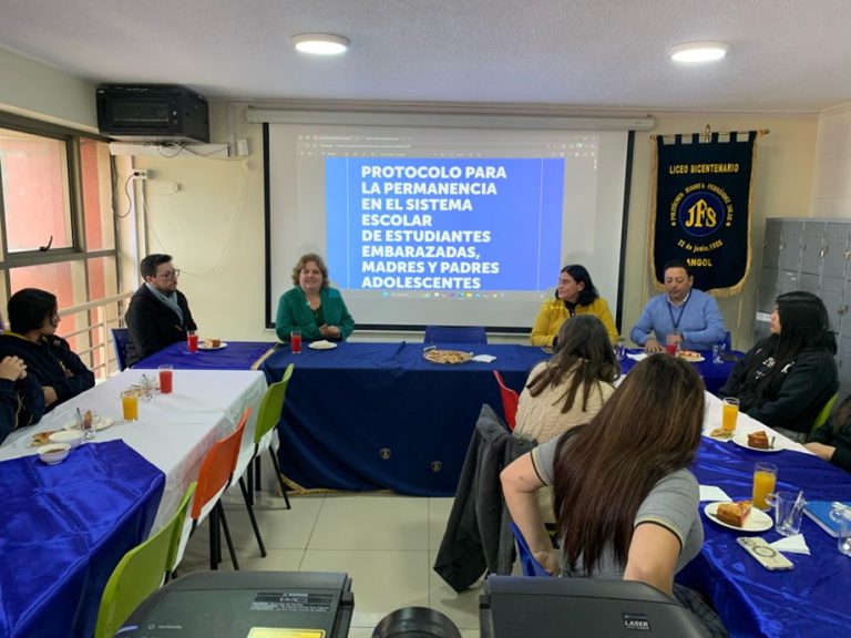 En Angol Seremi presenta nuevo protocolo de resguardo de permanencia para estudiantes embarazadas en el sistema escolar