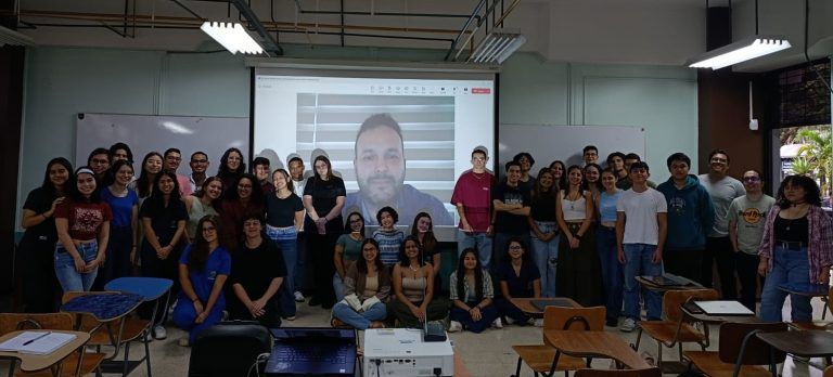 Académico de la UST Temuco expone en Universidad de Costa Rica sobre investigación que combate efectos de la contaminación en La Araucanía