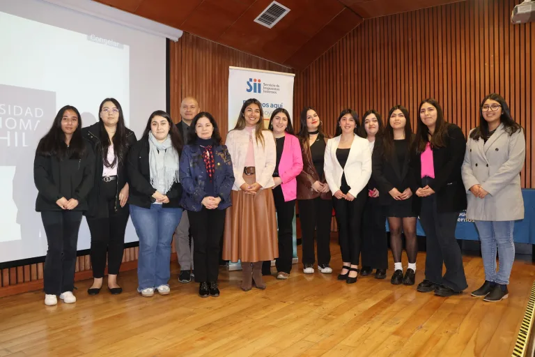Estudiantes de la Universidad Autónoma son reconocidos por su aporte en la Operación Renta 2025