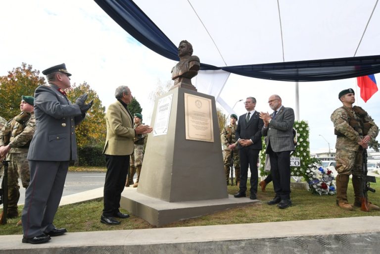 Temuco recupera símbolo patrio con reubicación del busto de Bernardo O’Higgins en la Plaza de las Banderas