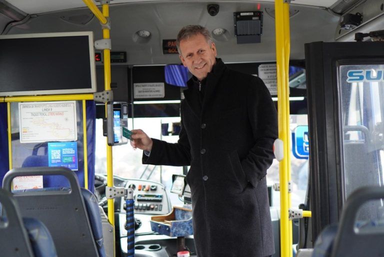 Temuco y Padre las Casas se suman al pago digital del pasaje en el transporte público