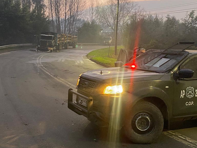 Atentados en La Araucanía: Camiones quemados, conductores agredidos y amenazas a Gendarmería