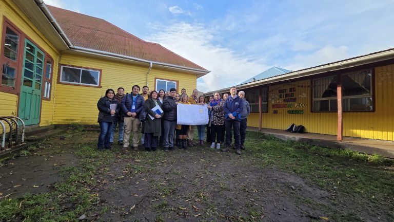 Autoridades de educación anuncian instalación de obras en liceo reino de Suecia de Puerto Saavedra