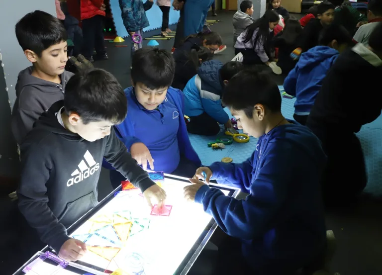 Casi 200 niños participaron en jornada educativa de la Universidad Autónoma en Galvarino