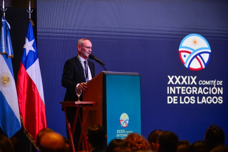 “Canal de Panamá de la Patagonia”: Gobernadores de La Araucanía y Neuquén asumen compromisos para avanzar en propuesta de transporte intermodal