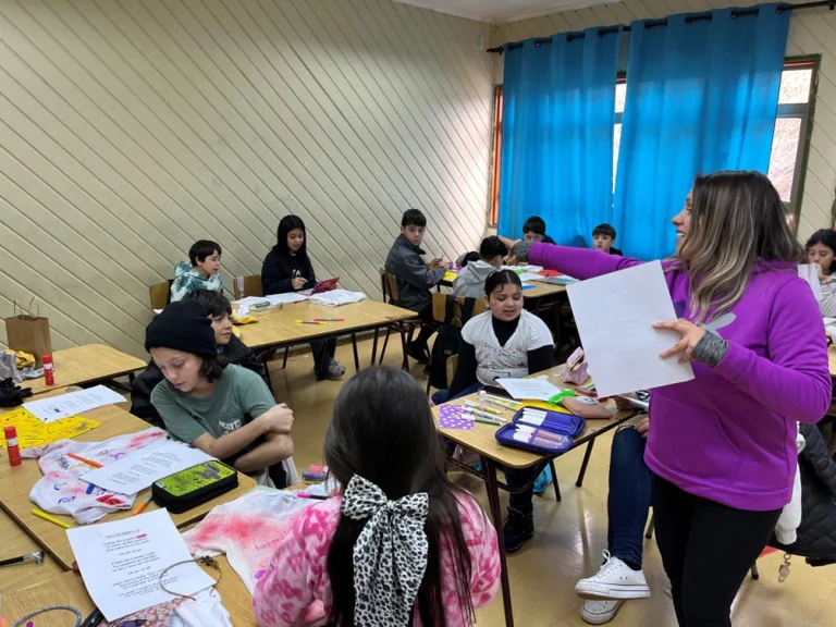 Escuelas Abiertas, Trabajos Voluntarios y Campamentos de Inglés