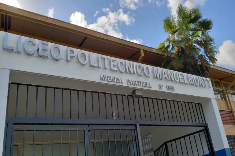 Superintendencia investigará caso de alumno acusado falsamente de robo en liceo de Victoria