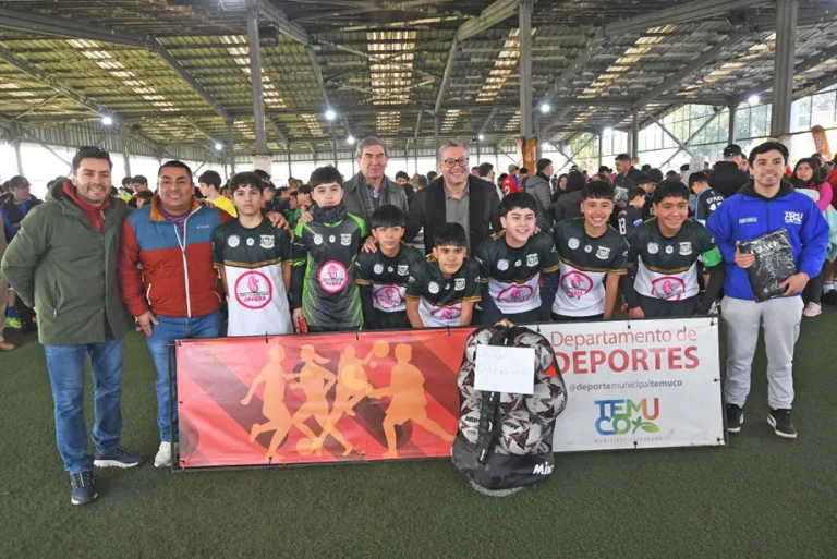 Temuco impulsa el deporte infantil con entrega de materiales a 48 escuelas de fútbol