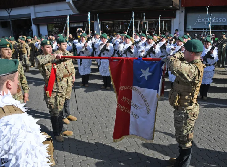 75 soldados juraron a la bandera en emotiva ceremonia por el Día de la Bandera Chilena