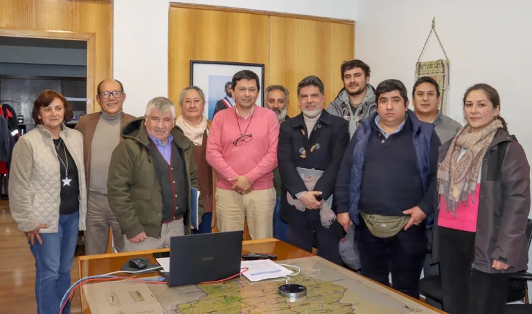 Proyectos de conectividad rural en Villarrica avanzan con Vialidad y dirigentes vecinales