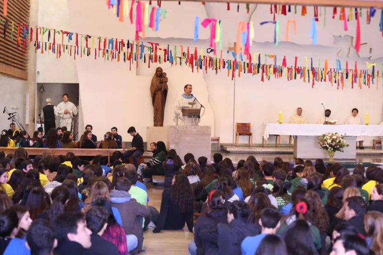 Jóvenes UC llegan a La Araucanía con misión solidaria de invierno