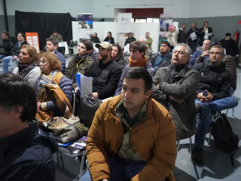 Talleres tecnológicos para productores frutícolas en La Araucanía impulsan innovación y sostenibilidad