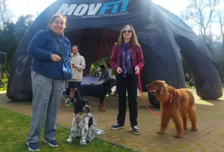 Amantes de los animales hicieron deporte junto a sus entusiastas mascotas en Pucón