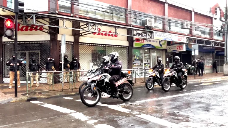 Municipalidad de Temuco y Carabineros despejan espacios públicos tomados por comercio ilegal con nexos delictuales
