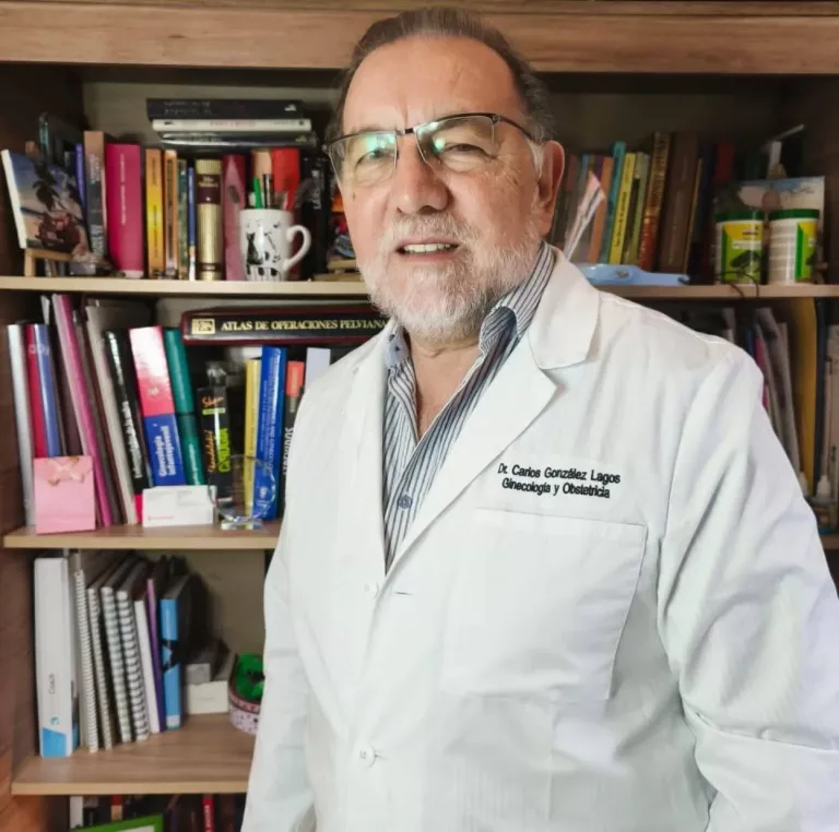 Dr. Carlos González propone uso de inteligencia artificial y telemedicina para reducir listas de espera y mejorar la atención en salud