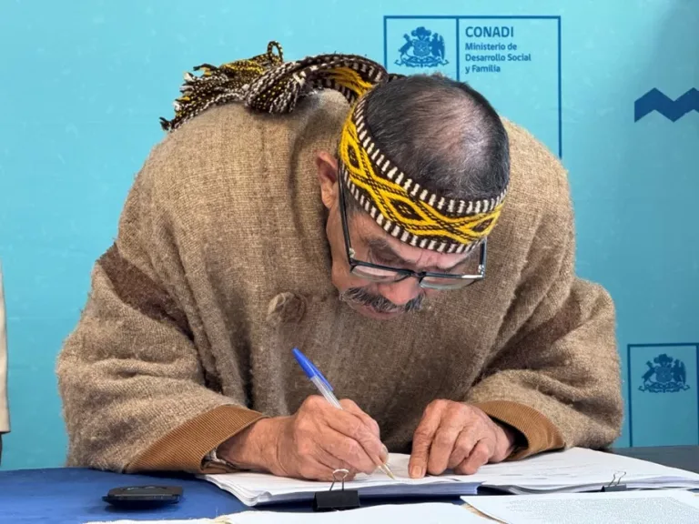 Comunidades mapuche de La Araucanía han firmado en CONADI escrituras por más de 1.740 hectáreas de tierras restituidas gracias a la Ley Indígena