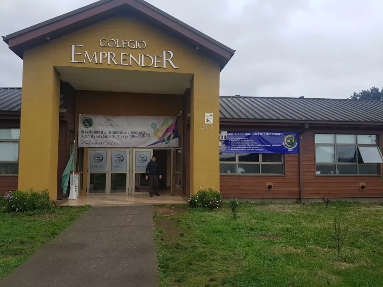 Liceo Emprender de Temuco responde a polémico video con comunicado a apoderados
