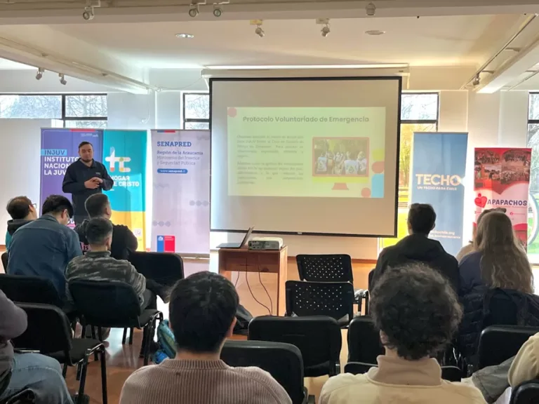 Juventudes de La Araucanía se capacitan en gestión de riesgos: INJUV y SENAPRED lideran jornada regional de voluntariado