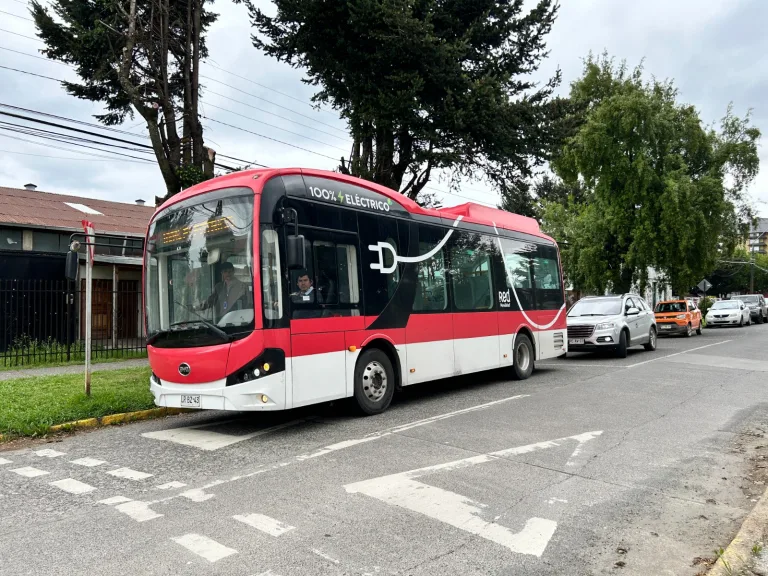 MTT publica bases de licitación de 51 buses eléctricos para nuevo sistema de transporte en Villarrica