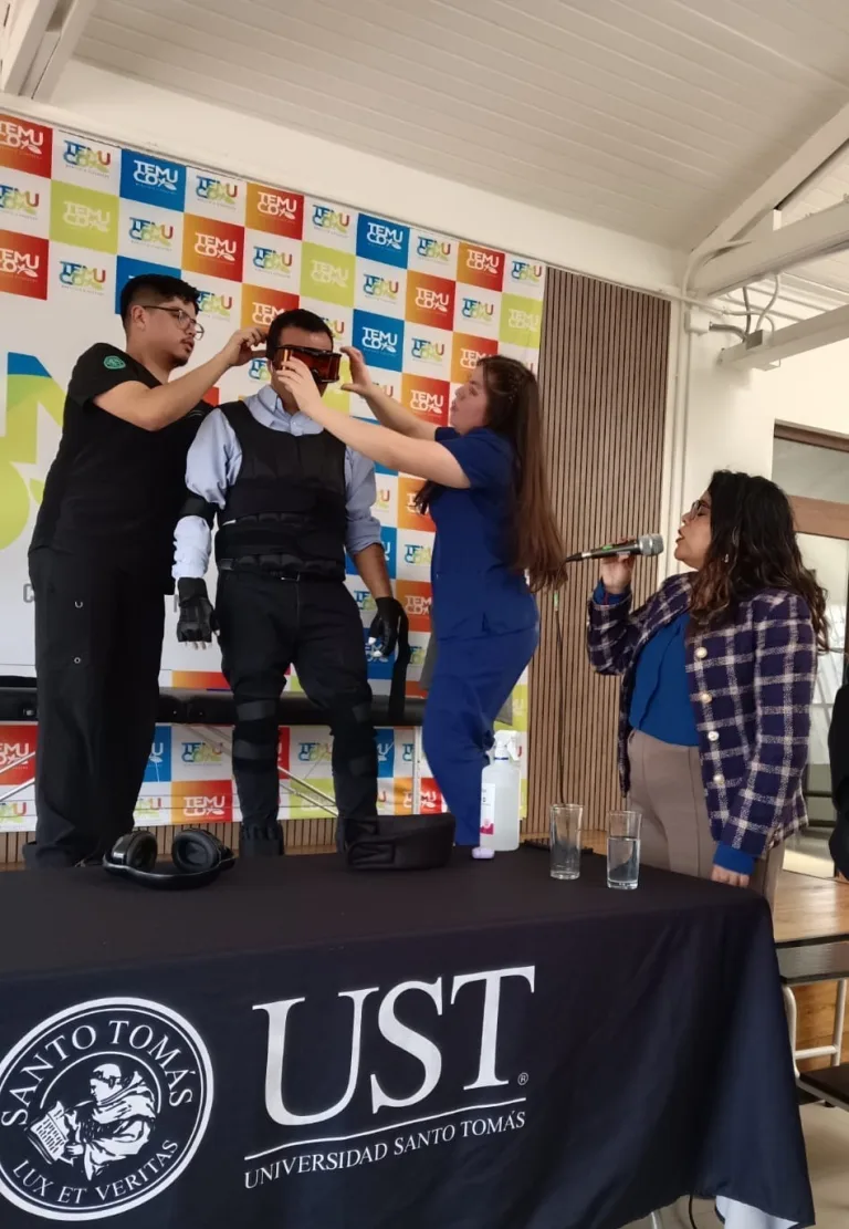 A través del Gerotraje UST Temuco impulsa experiencia única para comprender la vida de las personas mayores