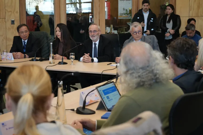 Gobernador Saffirio recibe al Consejo Mundial de Geoparques UNESCO en La Araucanía