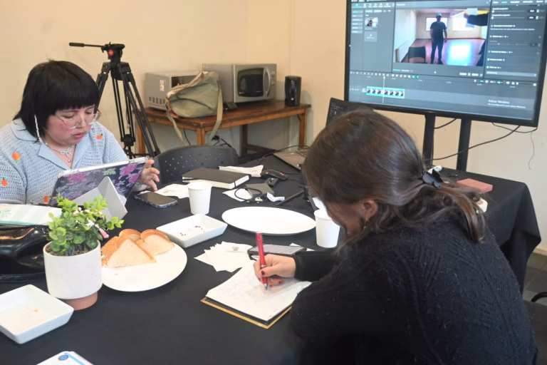 Talleres de videopoesía preparan a la comunidad para el 2do Festival Internacional ‘Estación Verso Imágenes’ en Temuco