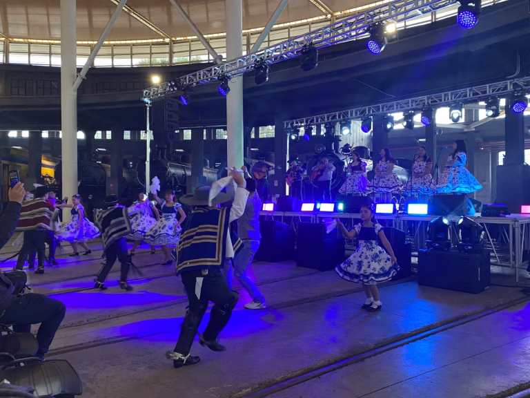 Encuentro de danza infantil llenó el Teatro Municipal con delegaciones de toda la región en el marco de las celebraciones patrias en Temuco