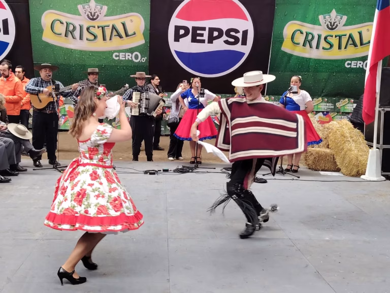 Un llamado al patriotismo y a la unidad realizó SOFO en la inauguración de la Semana de las Tradiciones Chilenas 2025