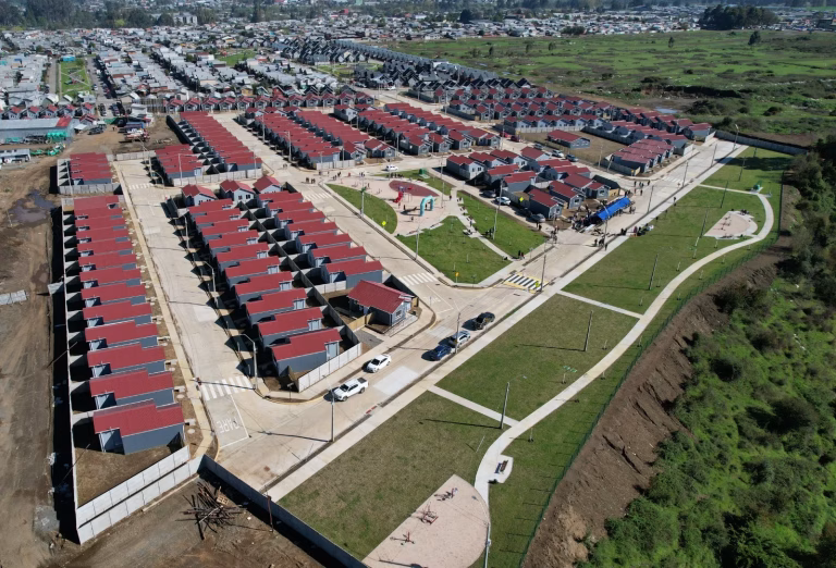 Subsecretaria de vivienda inaugura en Lautaro el primer conjunto de viviendas industrializadas de la Araucanía