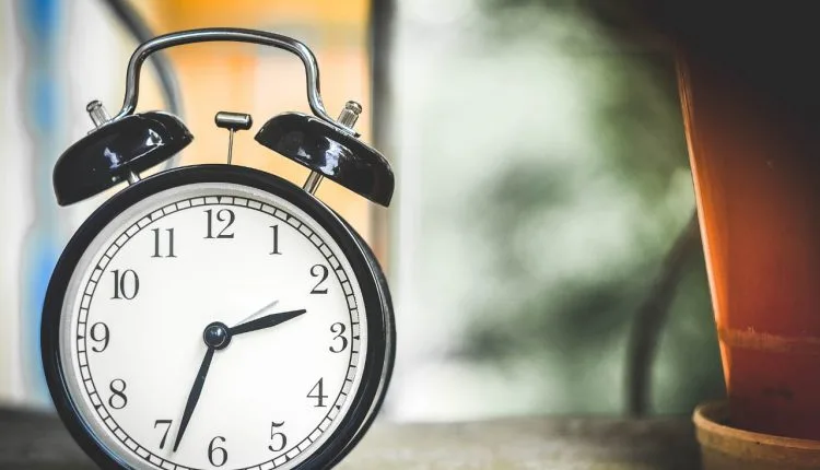 Cambio de hora en Chile: así será el ajuste esta medianoche
